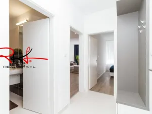 Prodej bytu 2+kk, Praha, Drnovská, 53 m2