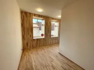 Pronájem bytu 2+kk, Hořice, 33 m2