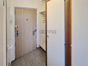 Pronájem bytu 1+kk, Praha, Káranská, 24 m2