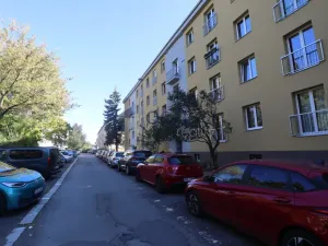 Pronájem bytu 1+kk, Praha, Michelangelova, 21 m2