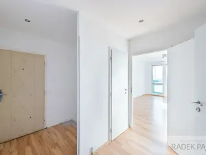 Pronájem bytu 1+1, Praha - Háje, Kosmická, 48 m2
