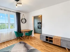 Pronájem bytu 1+kk, 33 m2