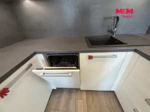 Pronájem bytu 2+kk, Praha - Strašnice, Limuzská, 52 m2