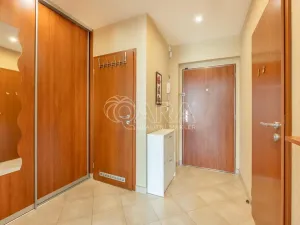 Pronájem bytu 2+kk, Praha - Záběhlice, Velenovského, 53 m2