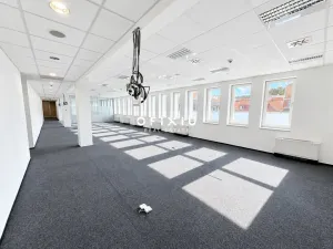 Pronájem kanceláře, Praha - Smíchov, Karla Engliše, 2208 m2