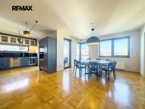 Prodej bytu 6+kk a větší, Praha - Hrdlořezy, Učňovská, 194 m2