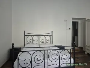 Pronájem bytu 1+kk, Praha - Karlín, Křižíkova, 44 m2