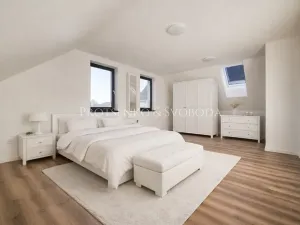 Prodej rodinného domu, Kamenice nad Lipou, Dobšova, 215 m2