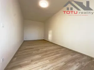 Pronájem bytu 1+1, Jaroměř, Lužická, 42 m2