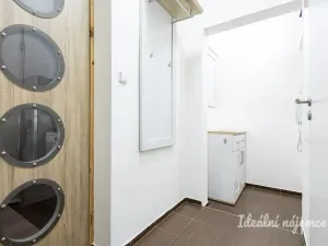 Pronájem bytu 2+kk, Praha - Vršovice, Oblouková, 40 m2