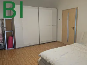 Pronájem bytu 3+1, Praha - Smíchov, Pod tratí, 105 m2