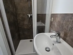 Pronájem komerční nemovitosti, Hodonín, Kolískova, 33 m2