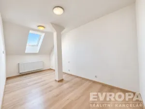 Pronájem bytu 2+kk, Břeclav, Národních hrdinů, 50 m2