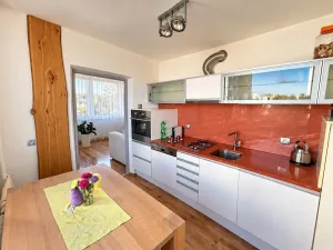 Prodej bytu 3+1, Hradec Králové, Urxova, 66 m2