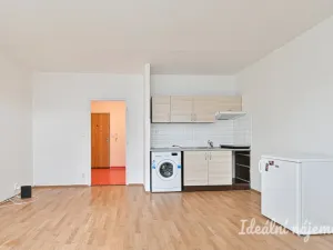 Pronájem bytu 1+kk, Brno - Líšeň, Kosíkova, 33 m2