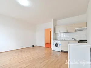 Pronájem bytu 1+kk, Brno - Líšeň, Kosíkova, 33 m2