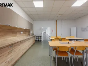 Pronájem skladu, Chodová Planá, Kyjovská, 2489 m2