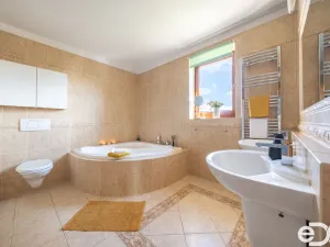 Prodej rodinného domu, Kosořice, 340 m2