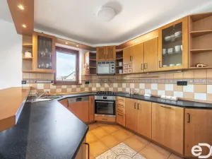 Prodej rodinného domu, Kosořice, 340 m2