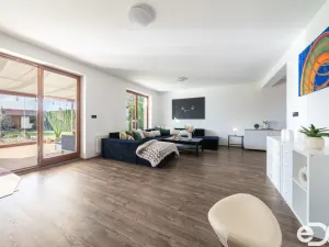 Prodej rodinného domu, Kosořice, 340 m2