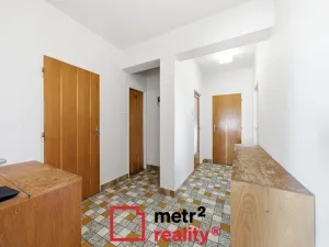 Prodej rodinného domu, Charváty, 303 m2