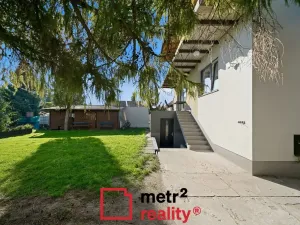 Prodej rodinného domu, Charváty, 303 m2