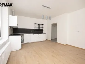 Pronájem bytu 3+kk, Strakonice, Komenského, 78 m2