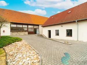 Prodej výrobních prostor, Babice, 1075 m2