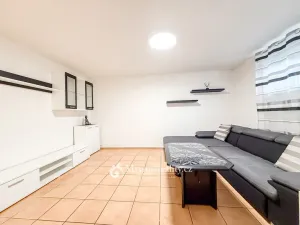 Pronájem bytu 2+kk, Znojmo, Chelčického, 46 m2