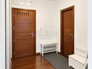 Prodej bytu 2+kk, Karlovy Vary - Dvory, Chebská, 50 m2