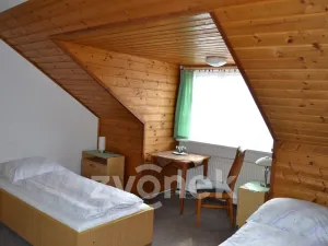 Prodej restaurace, Huslenky, 500 m2