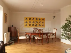 Pronájem atypického bytu, Karlovy Vary, 120 m2