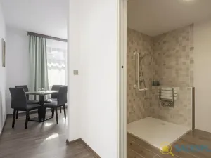 Prodej ubytování, Doksy, Tyršovo náměstí, 1342 m2