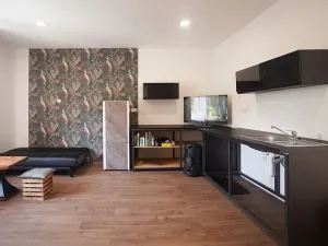 Prodej zemědělského objektu, Bžany, 1700 m2