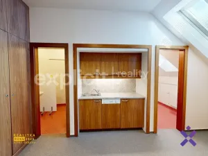 Pronájem kanceláře, Zlín, Vršava I, 460 m2
