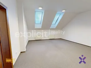 Pronájem kanceláře, Zlín, Vršava I, 460 m2
