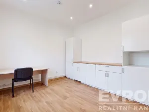 Pronájem kanceláře, Rokycany - Plzeňské Předměstí, Litohlavská, 150 m2