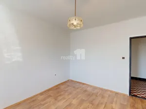 Prodej bytu 2+1, Pardubice - Zelené Předměstí, náměstí Dukelských hrdinů, 57 m2