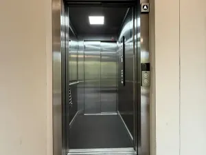Pronájem garáže, Praha - Uhříněves, Ke kříži, 13 m2