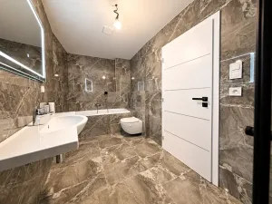 Prodej vícegeneračního domu, Šestajovice, Komenského, 275 m2