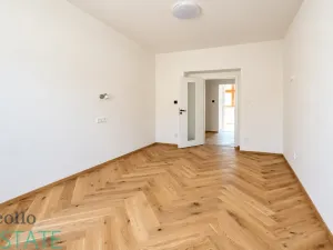 Pronájem bytu 1+kk, Praha, Seifertova, 32 m2