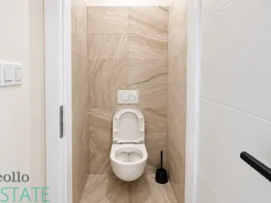 Pronájem bytu 1+kk, Praha, Seifertova, 32 m2