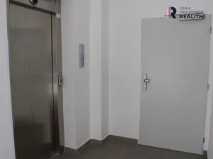Pronájem kanceláře, Karlovy Vary, T. G. Masaryka, 39 m2