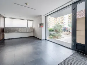 Prodej bytu 2+kk, Praha - Horní Měcholupy, Padovská, 50 m2