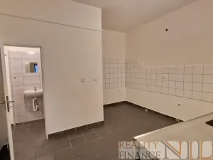 Pronájem obchodního prostoru, Dobřany, Školní, 79 m2