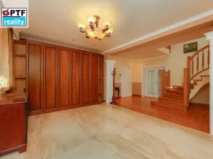 Prodej vily, Skořice, 277 m2