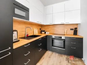 Prodej bytu 2+kk, Praha - Zličín, Tvrdonická, 72 m2