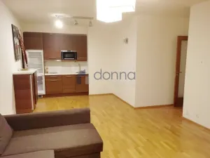 Pronájem bytu 2+kk, Praha, Jeseniova, 58 m2