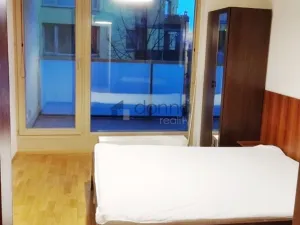 Pronájem bytu 2+kk, Praha, Jeseniova, 58 m2