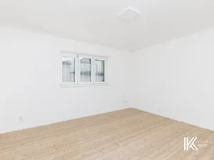 Pronájem obchodního prostoru, Pardubice, Chrudimská, 131 m2